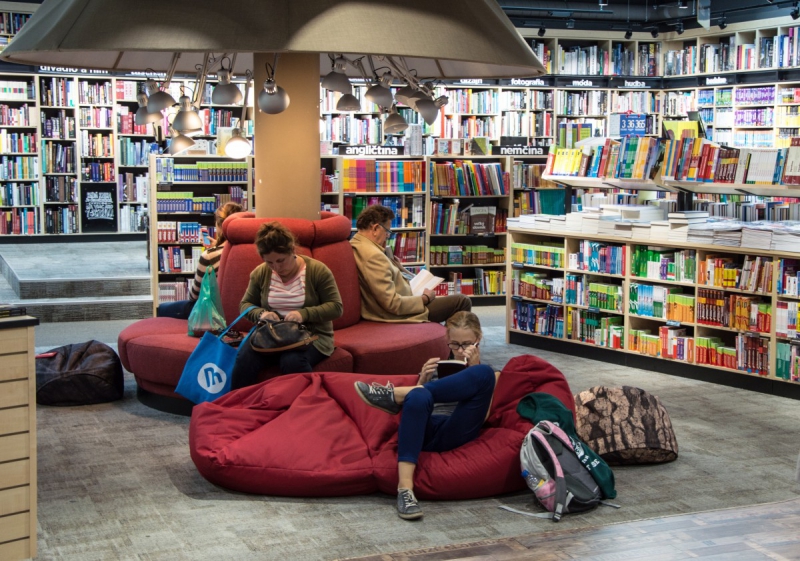 vente-ROURE-min_books_bookstore_book_reader_readers_reading_shop_sale_books-849006